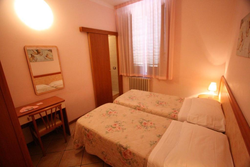 Hotel Venezia Montecatini Terme Phòng bức ảnh